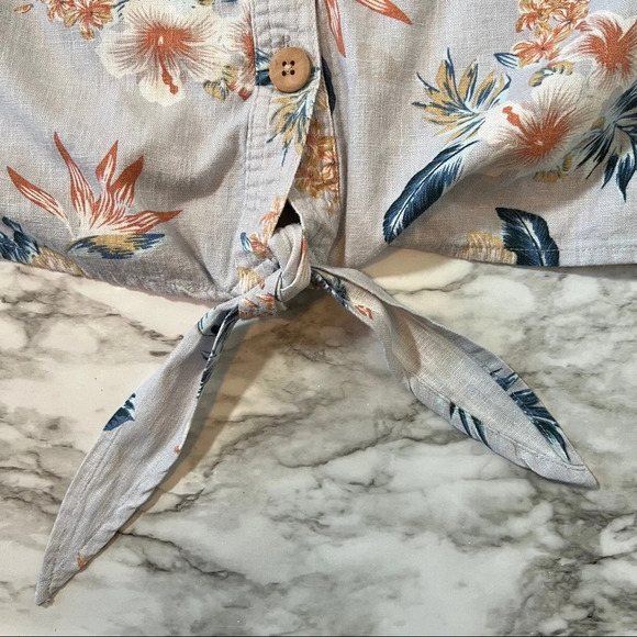 Vanilla Star Grey Tropical Print Button Down Tie Front Sleeveless top, Large - Picture 6 of 12